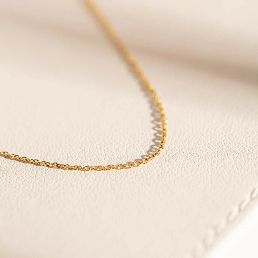 24K Gold Plated Persnalize Daisy Enamel Flower With Name Necklace